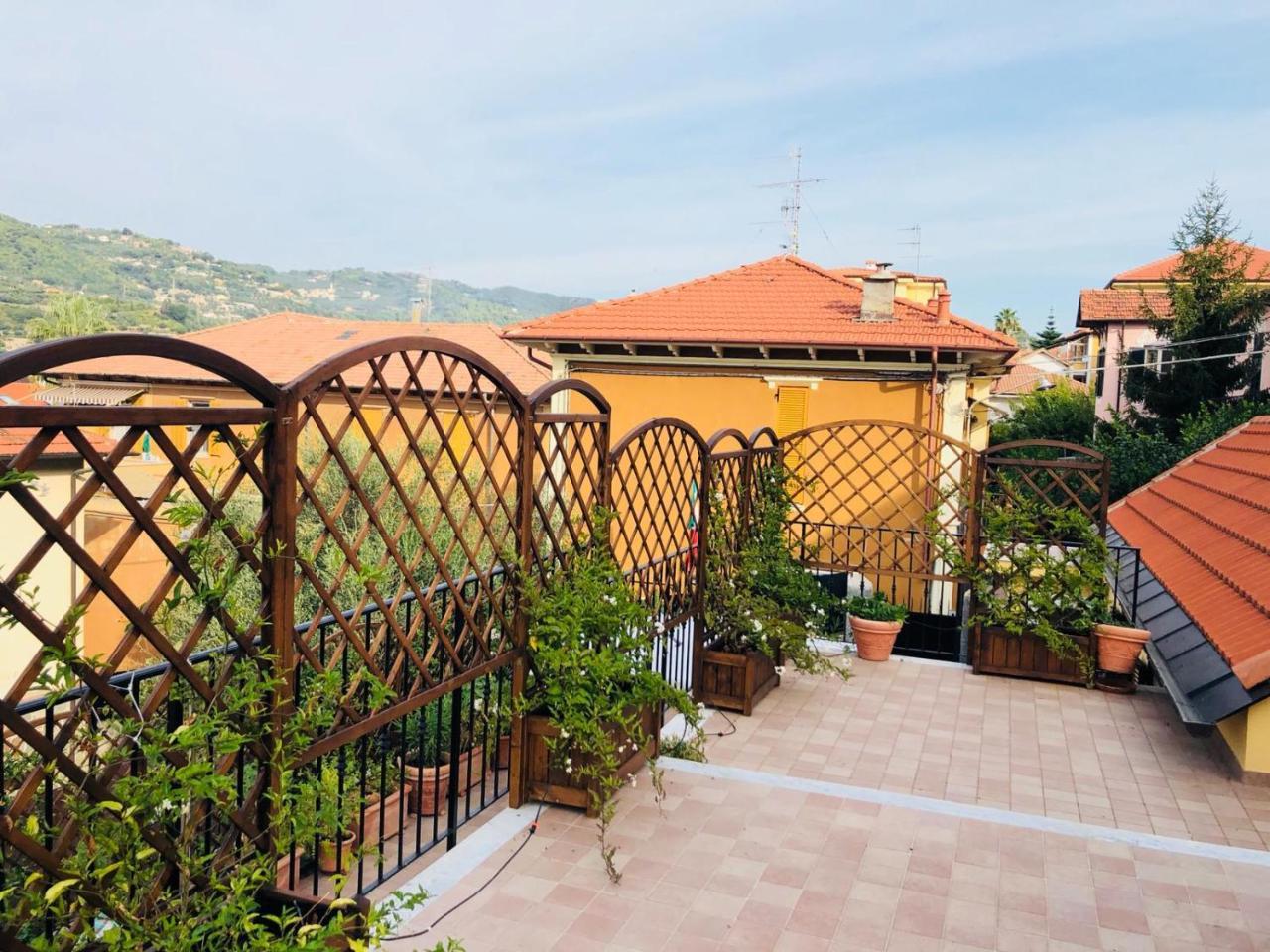 La Casetta Di Giuci Bed & Breakfast Imperia Exterior photo